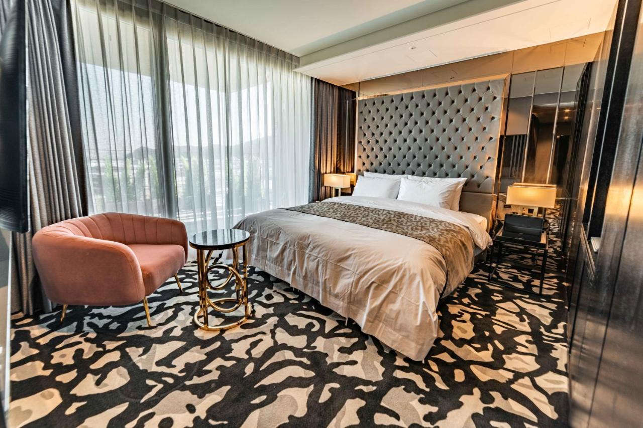 Best Louis Hamilton Hotel West Пусан Екстер'єр фото